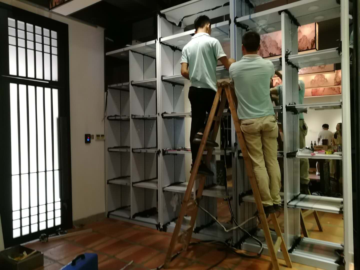 廣州周總:不銹鋼酒柜 廣州周總:不銹鋼酒柜